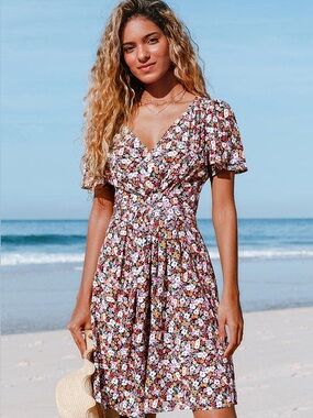 NWT Cupshe Floral Faux Wrap Dress with Flutter Sleeves